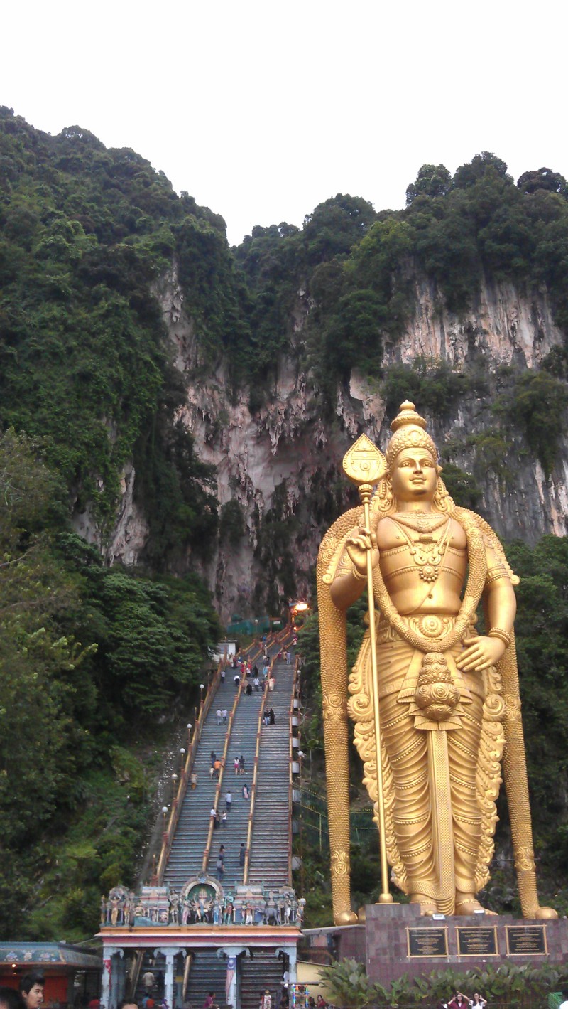 Giant Murugan statue at Batu caves Giant Murugan statue at Batu caves